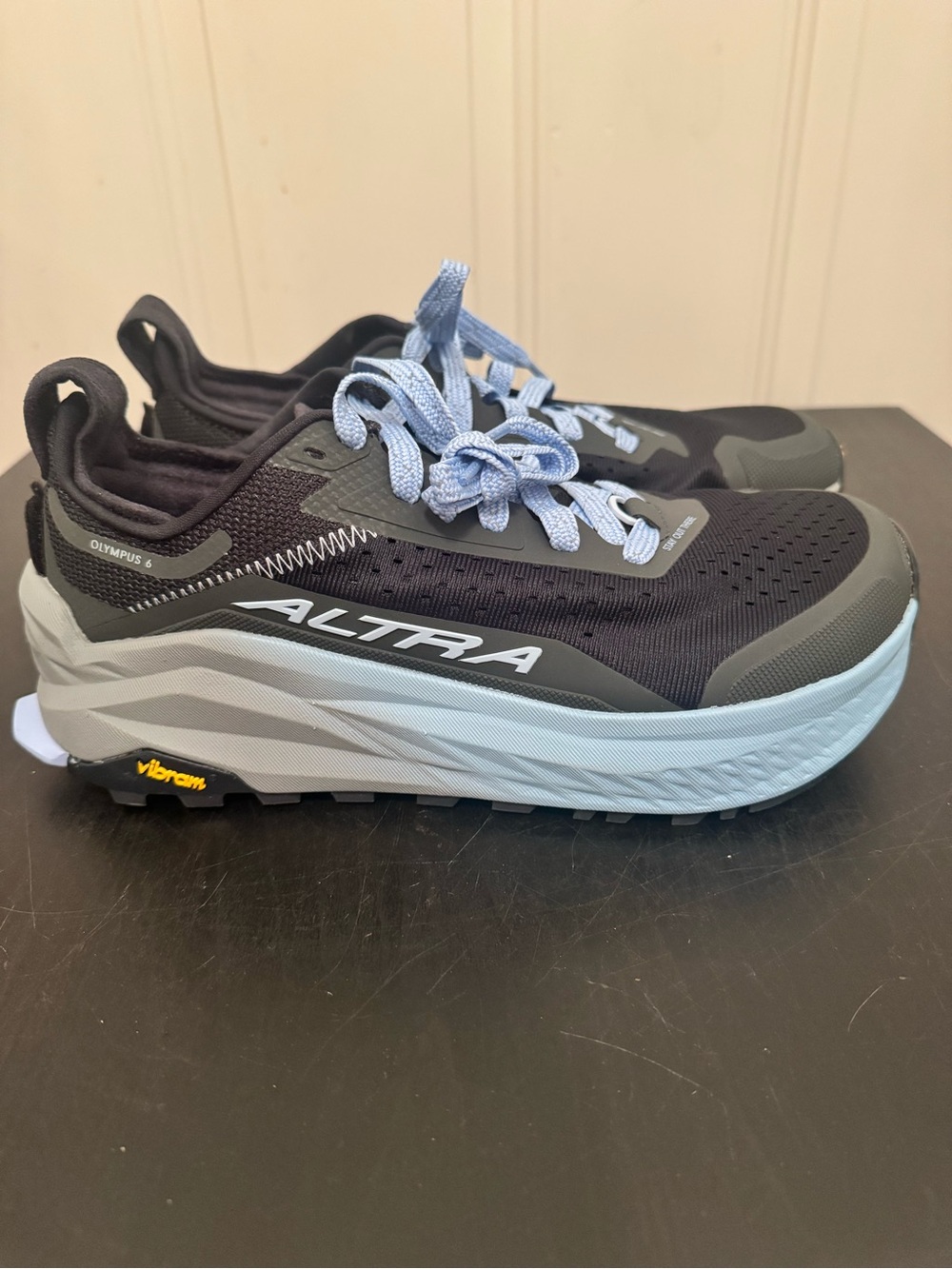 Altra Olympus 6 Women’s Trail Running Shoe Black Blue US 9 NWOB